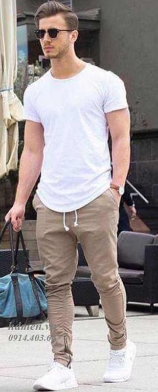 12 cách phối đồ với áo thun trắng nam đẹp 11 áo thun trắng và quần jogger